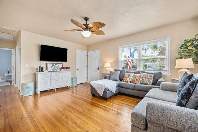 2709 UPTON STREET S, Gulfport, FL 33711