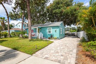 2709 UPTON STREET S, Gulfport, FL 33711