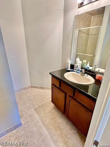 8425 Towne Center Circle 56, Warren, MI 48093