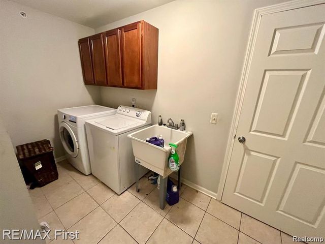 8425 Towne Center Circle 56, Warren, MI 48093