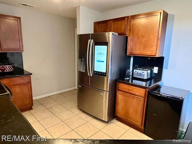 8425 Towne Center Circle 56, Warren, MI 48093