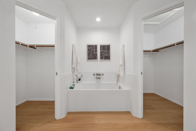 1004 HUGHMONT DR, Pflugerville, TX 78660