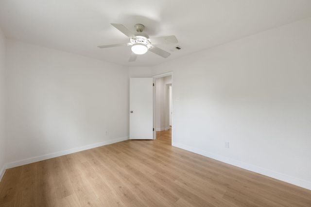 1004 HUGHMONT DR, Pflugerville, TX 78660