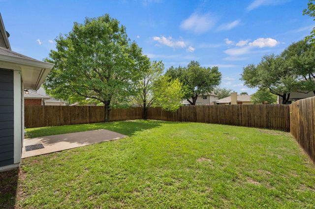 1004 HUGHMONT DR, Pflugerville, TX 78660