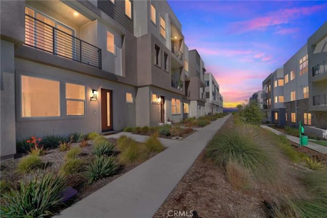 26661 Blue Hills Loop, Valencia, CA 91381