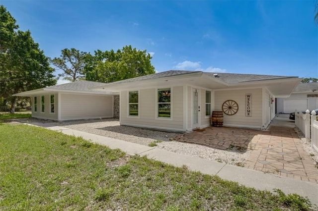 17900 Oak Creek RD, Alva, FL 33920
