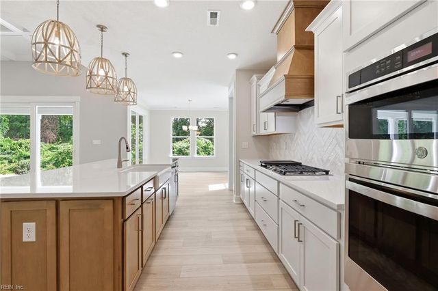 320 Rhapsody DR, Suffolk, VA 23435