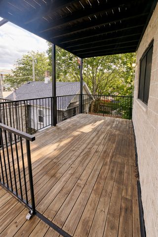 1041 W Grace Street 2, Chicago, IL 60613