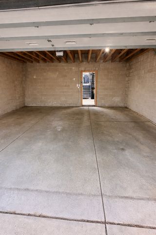 1041 W Grace Street 2, Chicago, IL 60613