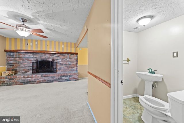 2121 BRIARWOOD DR, Waldorf, MD 20601