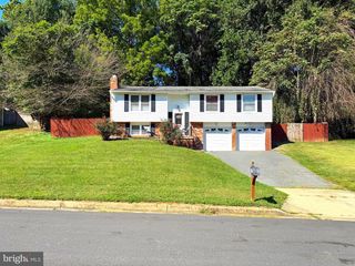 2121 BRIARWOOD DR, Waldorf, MD 20601