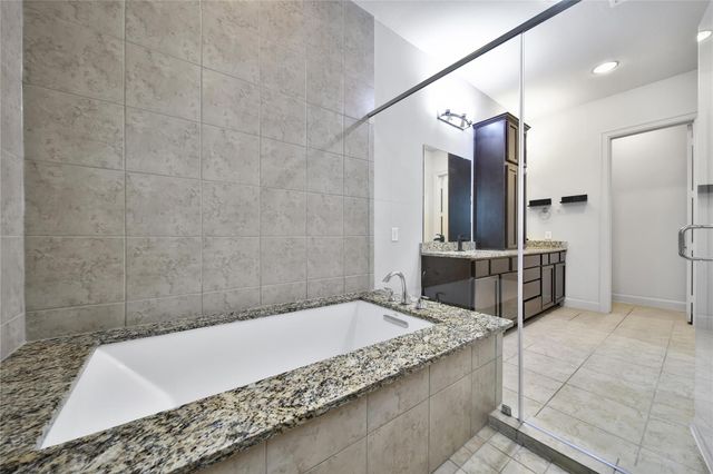 118 Grant Cove Drive, Montgomery, TX 77316