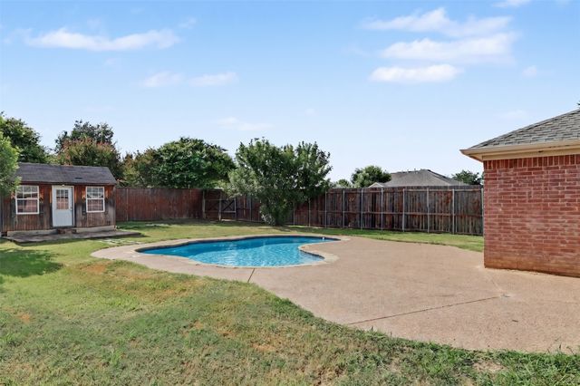 3820 Willowick Circle, Denton, TX 76210