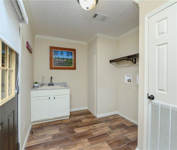 2155 B WIGGINS Road, Pineville, LA 71360