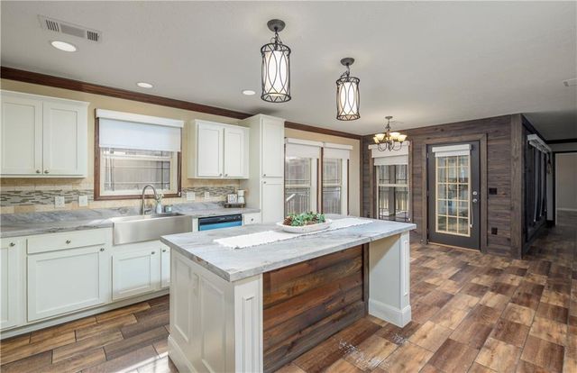 2155 B WIGGINS Road, Pineville, LA 71360