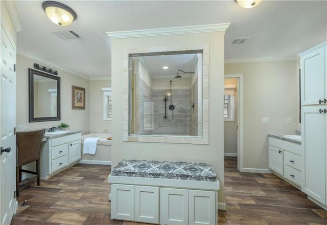 2155 B WIGGINS Road, Pineville, LA 71360