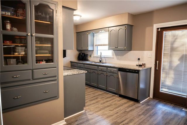 7640 NW Milrey Drive, Kansas City, MO 64152