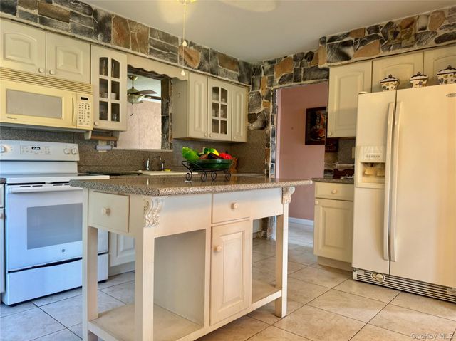 49 Avis Drive, Holbrook, NY 11741