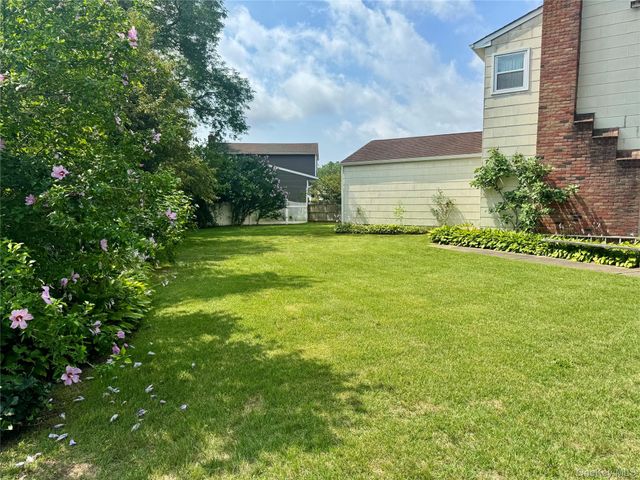 49 Avis Drive, Holbrook, NY 11741
