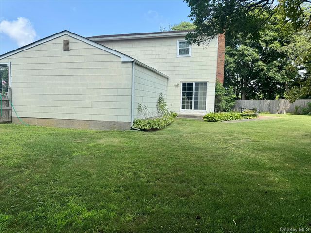 49 Avis Drive, Holbrook, NY 11741