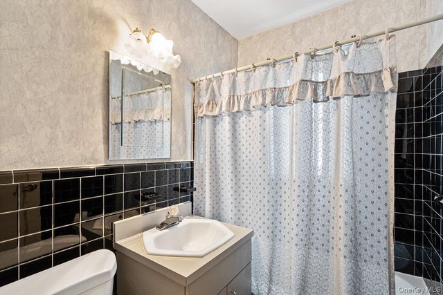 14586 8th Avenue, Whitestone, NY 11357