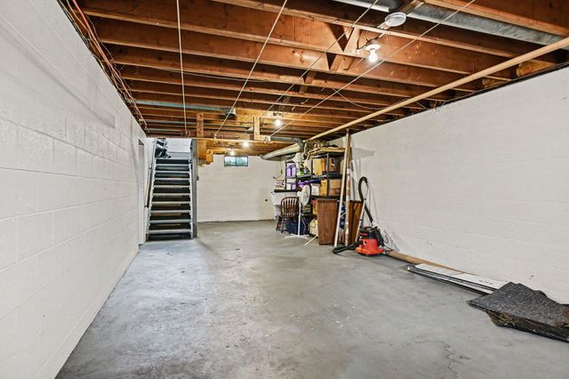 15290 Enzian Road, Plainwell, MI 49080