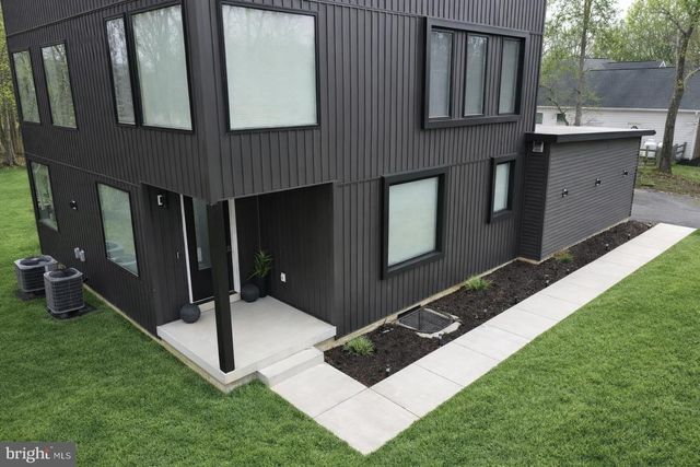 3249 ARUNDEL ON THE BAY RD, Annapolis, MD 21403