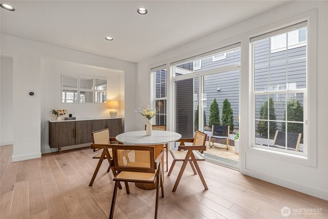 1314 Pine Crest Cir NE, Issaquah, WA 98029