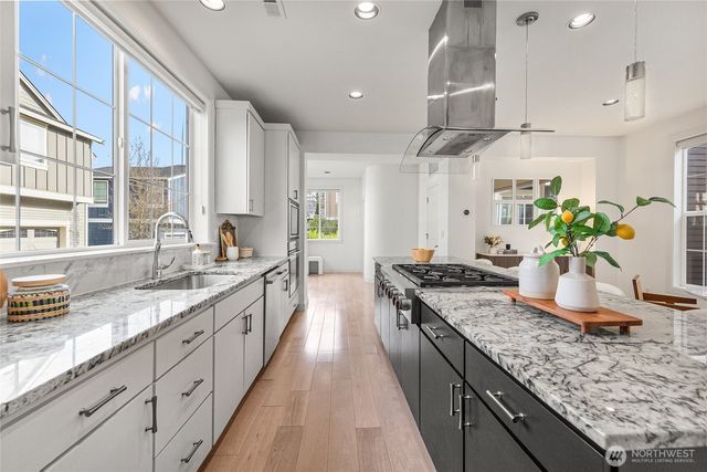 1314 Pine Crest Cir NE, Issaquah, WA 98029