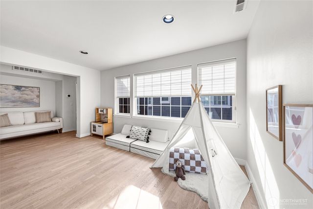 1314 Pine Crest Cir NE, Issaquah, WA 98029