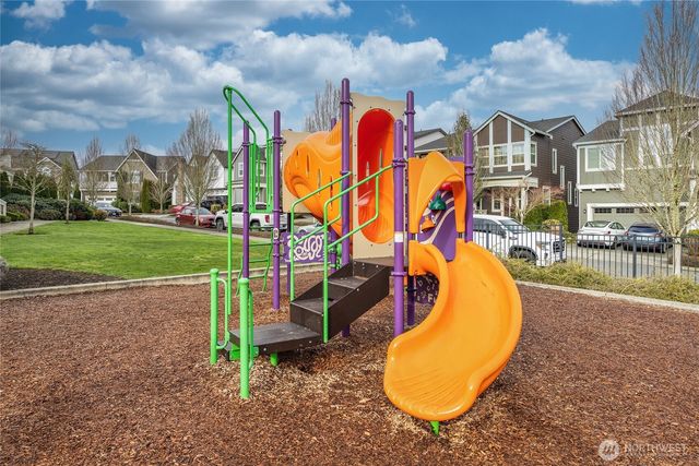 1314 Pine Crest Cir NE, Issaquah, WA 98029