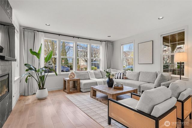 1314 Pine Crest Cir NE, Issaquah, WA 98029