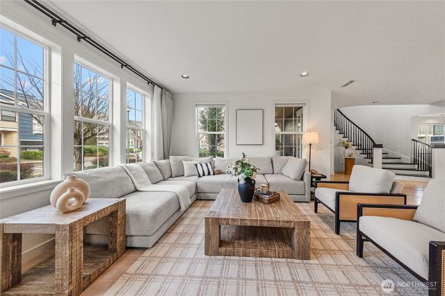 1314 Pine Crest Cir NE, Issaquah, WA 98029