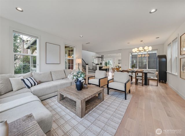 1314 Pine Crest Cir NE, Issaquah, WA 98029