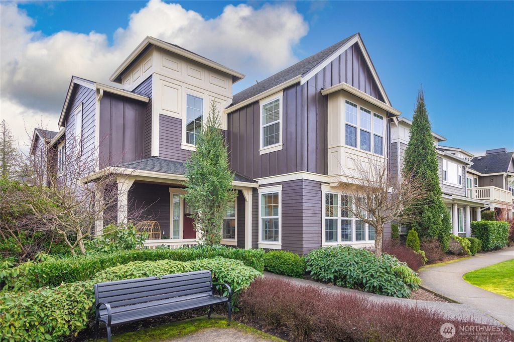 1314 Pine Crest Cir NE, Issaquah, WA 98029