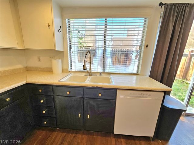 1460 Hialeah Drive B, Las Vegas, NV 89119