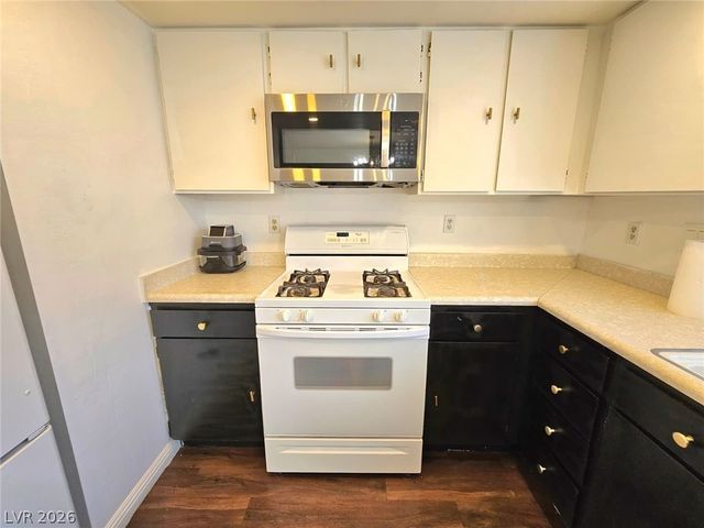 1460 Hialeah Drive B, Las Vegas, NV 89119