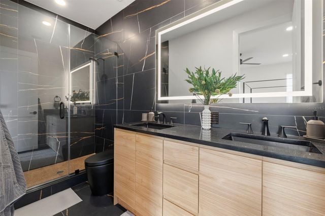 212 W EUCLID AVENUE B, Tampa, FL 33602