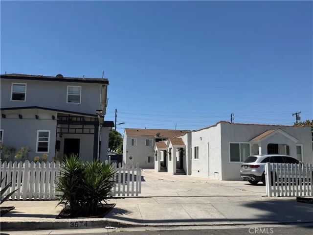 3568 56th Street C, Maywood, CA 90270