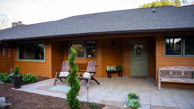 4242 Pearl Valley Road, Sevierville, TN 37876