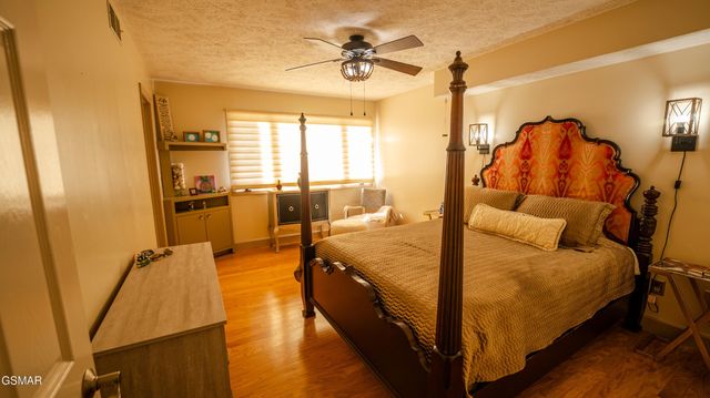 4242 Pearl Valley Road, Sevierville, TN 37876