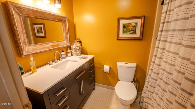 4242 Pearl Valley Road, Sevierville, TN 37876