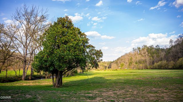4242 Pearl Valley Road, Sevierville, TN 37876