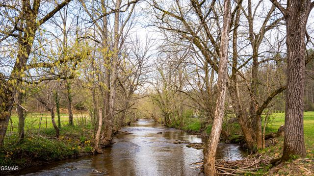 4242 Pearl Valley Road, Sevierville, TN 37876