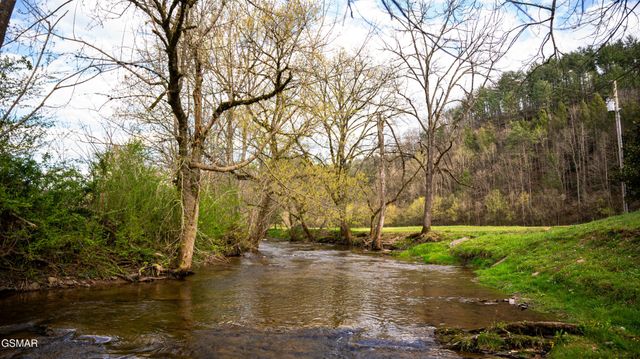 4242 Pearl Valley Road, Sevierville, TN 37876