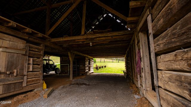 4242 Pearl Valley Road, Sevierville, TN 37876