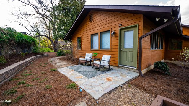 4242 Pearl Valley Road, Sevierville, TN 37876