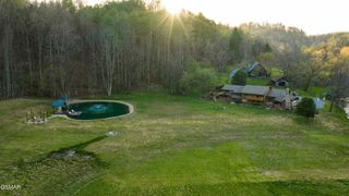 4242 Pearl Valley Road, Sevierville, TN 37876
