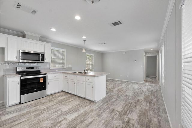 5530 SW 32nd Ter, Dania Beach, FL 33312