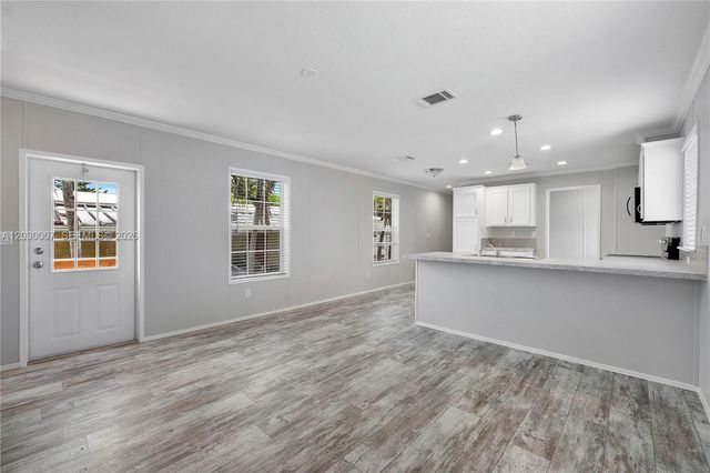 5530 SW 32nd Ter, Dania Beach, FL 33312
